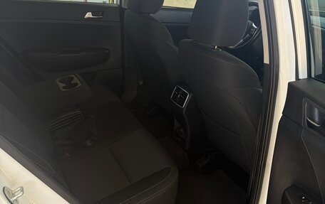 KIA Sportage IV рестайлинг, 2020 год, 2 590 000 рублей, 12 фотография