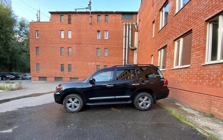 Toyota Land Cruiser 200, 2013 год, 2 890 000 рублей, 8 фотография