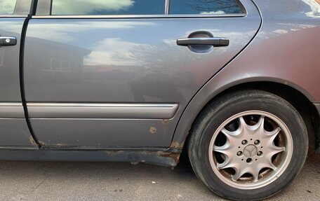 Mercedes-Benz E-Класс, 1998 год, 460 000 рублей, 7 фотография