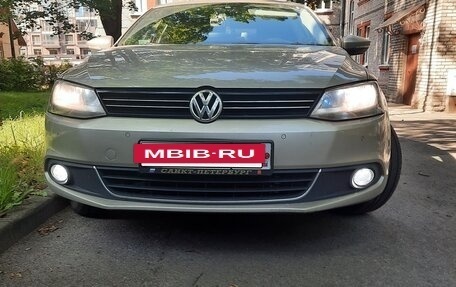 Volkswagen Jetta VI, 2012 год, 1 000 000 рублей, 13 фотография