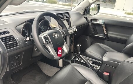 Toyota Land Cruiser Prado 150 рестайлинг 2, 2010 год, 2 650 000 рублей, 10 фотография