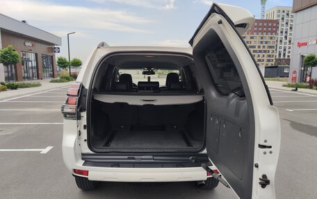 Toyota Land Cruiser Prado 150 рестайлинг 2, 2010 год, 2 650 000 рублей, 17 фотография