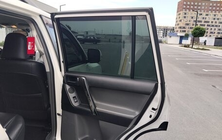 Toyota Land Cruiser Prado 150 рестайлинг 2, 2010 год, 2 650 000 рублей, 20 фотография