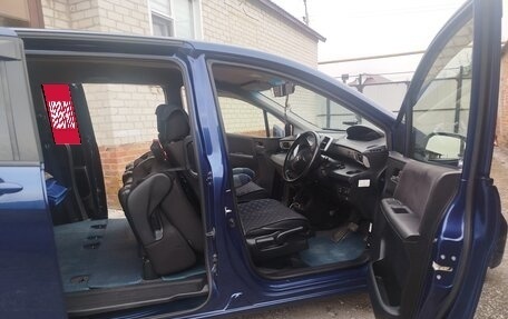 Honda Freed I, 2012 год, 950 000 рублей, 14 фотография