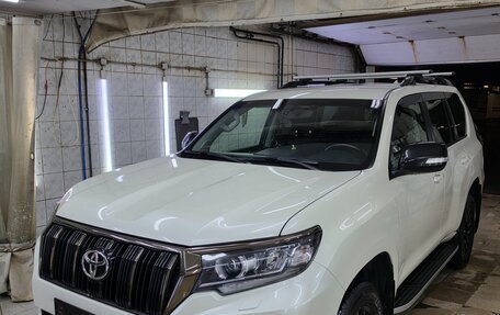 Toyota Land Cruiser Prado 150 рестайлинг 2, 2021 год, 6 500 000 рублей, 2 фотография