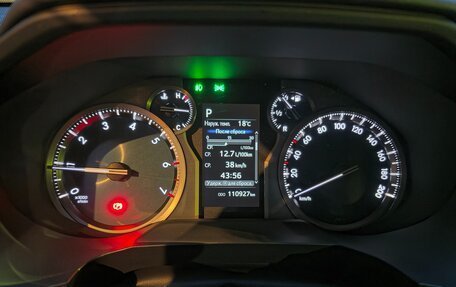 Toyota Land Cruiser Prado 150 рестайлинг 2, 2021 год, 6 500 000 рублей, 9 фотография