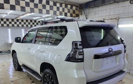 Toyota Land Cruiser Prado 150 рестайлинг 2, 2021 год, 6 500 000 рублей, 5 фотография