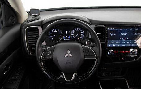 Mitsubishi Outlander III рестайлинг 3, 2021 год, 2 499 000 рублей, 11 фотография