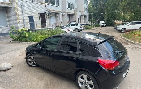Opel Astra J, 2011 год, 700 000 рублей, 3 фотография