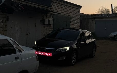 Opel Astra J, 2011 год, 700 000 рублей, 18 фотография