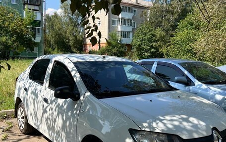 Renault Logan II, 2018 год, 800 000 рублей, 1 фотография