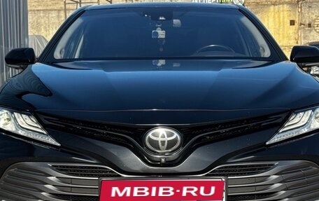 Toyota Camry, 2018 год, 2 800 000 рублей, 1 фотография