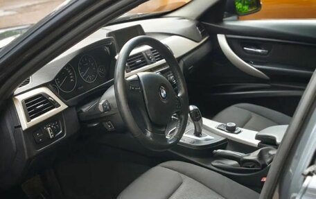 BMW 3 серия, 2018 год, 1 600 000 рублей, 4 фотография