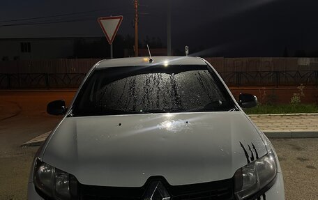 Renault Logan II, 2018 год, 800 000 рублей, 10 фотография