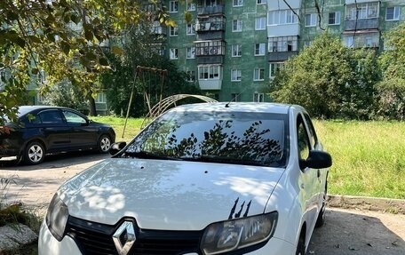 Renault Logan II, 2018 год, 800 000 рублей, 2 фотография