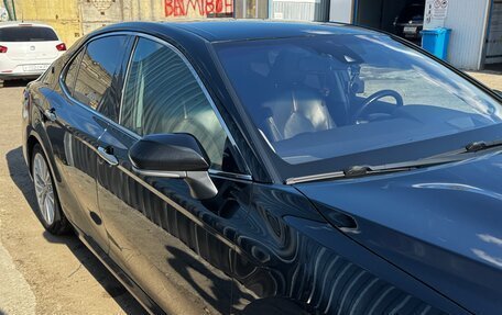 Toyota Camry, 2018 год, 2 800 000 рублей, 8 фотография