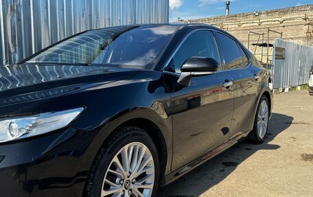 Toyota Camry, 2018 год, 2 800 000 рублей, 11 фотография