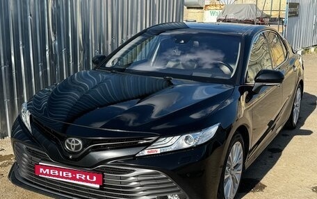 Toyota Camry, 2018 год, 2 800 000 рублей, 12 фотография