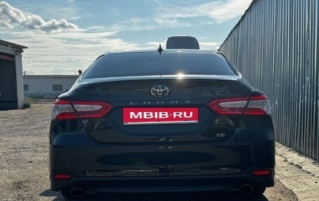 Toyota Camry, 2018 год, 2 800 000 рублей, 3 фотография