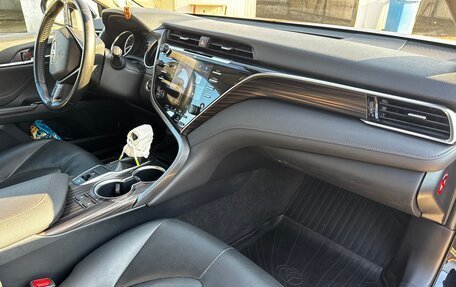 Toyota Camry, 2018 год, 2 800 000 рублей, 18 фотография