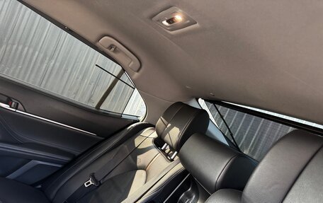 Toyota Camry, 2018 год, 2 800 000 рублей, 20 фотография