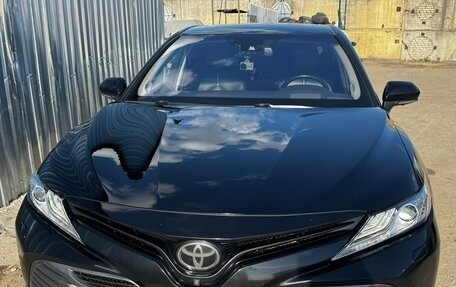 Toyota Camry, 2018 год, 2 800 000 рублей, 9 фотография