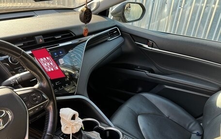 Toyota Camry, 2018 год, 2 800 000 рублей, 24 фотография