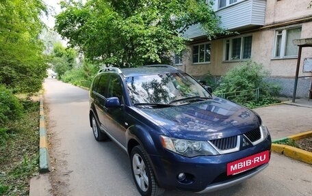 Mitsubishi Outlander III рестайлинг 3, 2008 год, 850 000 рублей, 4 фотография