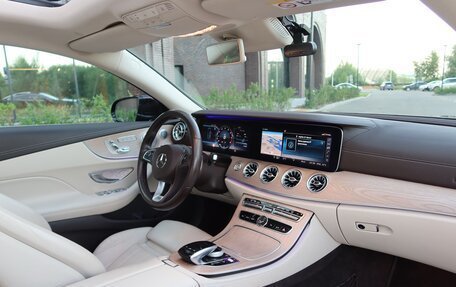 Mercedes-Benz E-Класс, 2018 год, 4 200 000 рублей, 8 фотография