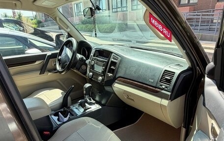 Mitsubishi Pajero IV, 2017 год, 3 300 000 рублей, 10 фотография