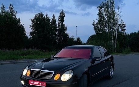Mercedes-Benz E-Класс, 2004 год, 980 000 рублей, 1 фотография