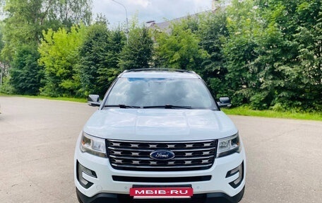 Ford Explorer VI, 2018 год, 2 600 000 рублей, 2 фотография