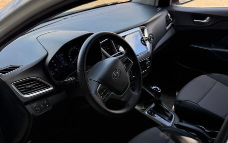 Hyundai Solaris II рестайлинг, 2017 год, 990 000 рублей, 8 фотография