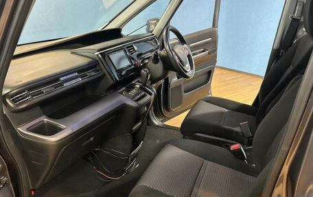 Honda Stepwgn IV, 2016 год, 1 539 000 рублей, 13 фотография
