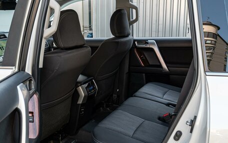 Toyota Land Cruiser Prado 150 рестайлинг 2, 2019 год, 5 090 000 рублей, 13 фотография
