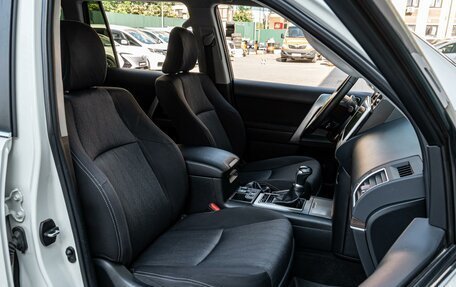Toyota Land Cruiser Prado 150 рестайлинг 2, 2019 год, 5 090 000 рублей, 10 фотография