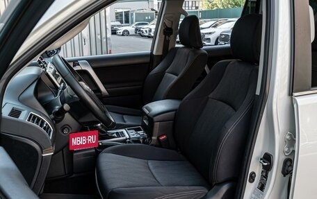 Toyota Land Cruiser Prado 150 рестайлинг 2, 2019 год, 5 090 000 рублей, 12 фотография