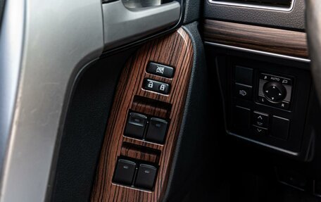 Toyota Land Cruiser Prado 150 рестайлинг 2, 2019 год, 5 090 000 рублей, 23 фотография
