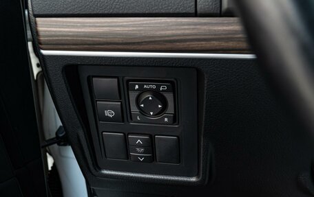 Toyota Land Cruiser Prado 150 рестайлинг 2, 2019 год, 5 090 000 рублей, 20 фотография