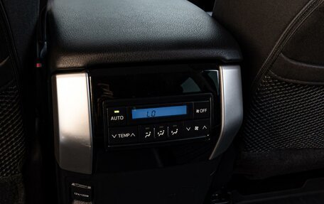 Toyota Land Cruiser Prado 150 рестайлинг 2, 2019 год, 5 090 000 рублей, 26 фотография