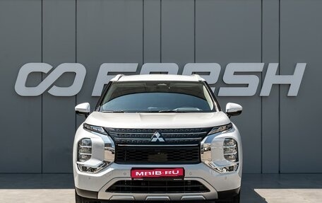 Mitsubishi Outlander, 2024 год, 5 240 000 рублей, 3 фотография