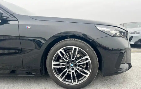 BMW 5 серия, 2023 год, 5 380 990 рублей, 6 фотография