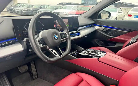 BMW 5 серия, 2023 год, 5 380 990 рублей, 7 фотография
