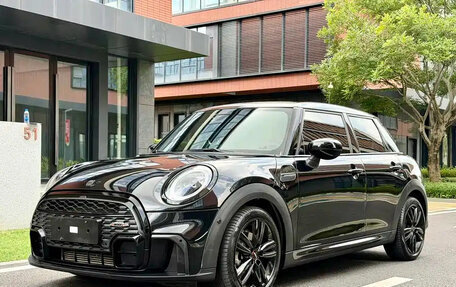 MINI Hatch, 2023 год, 1 фотография