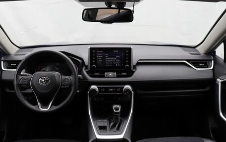 Toyota RAV4, 2021 год, 3 549 000 рублей, 12 фотография