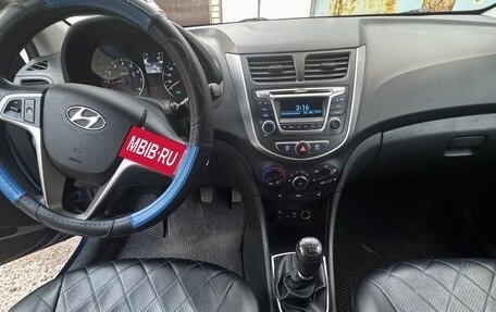 Hyundai Solaris II рестайлинг, 2014 год, 900 000 рублей, 5 фотография