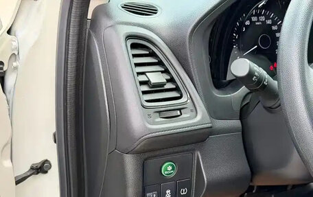 Honda Vezel, 2022 год, 1 185 000 рублей, 5 фотография