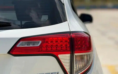 Honda Vezel, 2022 год, 1 185 000 рублей, 10 фотография