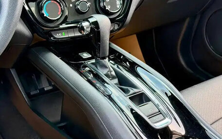 Honda Vezel, 2022 год, 1 185 000 рублей, 12 фотография
