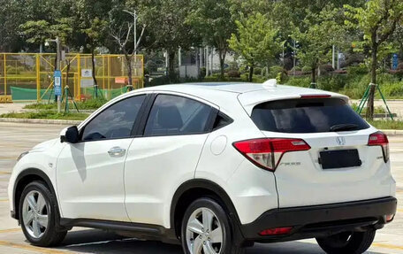 Honda Vezel, 2022 год, 1 185 000 рублей, 19 фотография